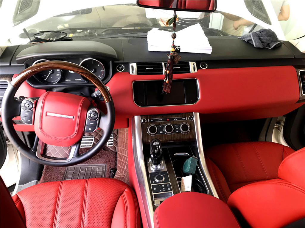 路虎揽运｜路虎揽运草莓污视频网站酒红内饰