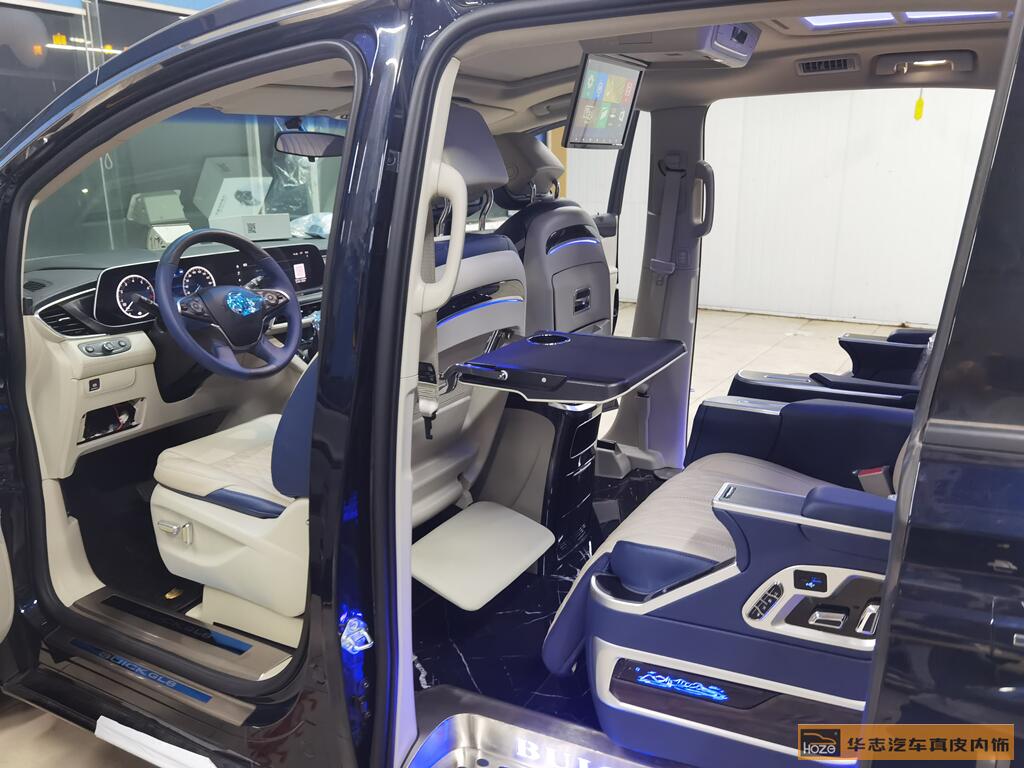 别克GL8草莓污视频网站帝王蓝内饰