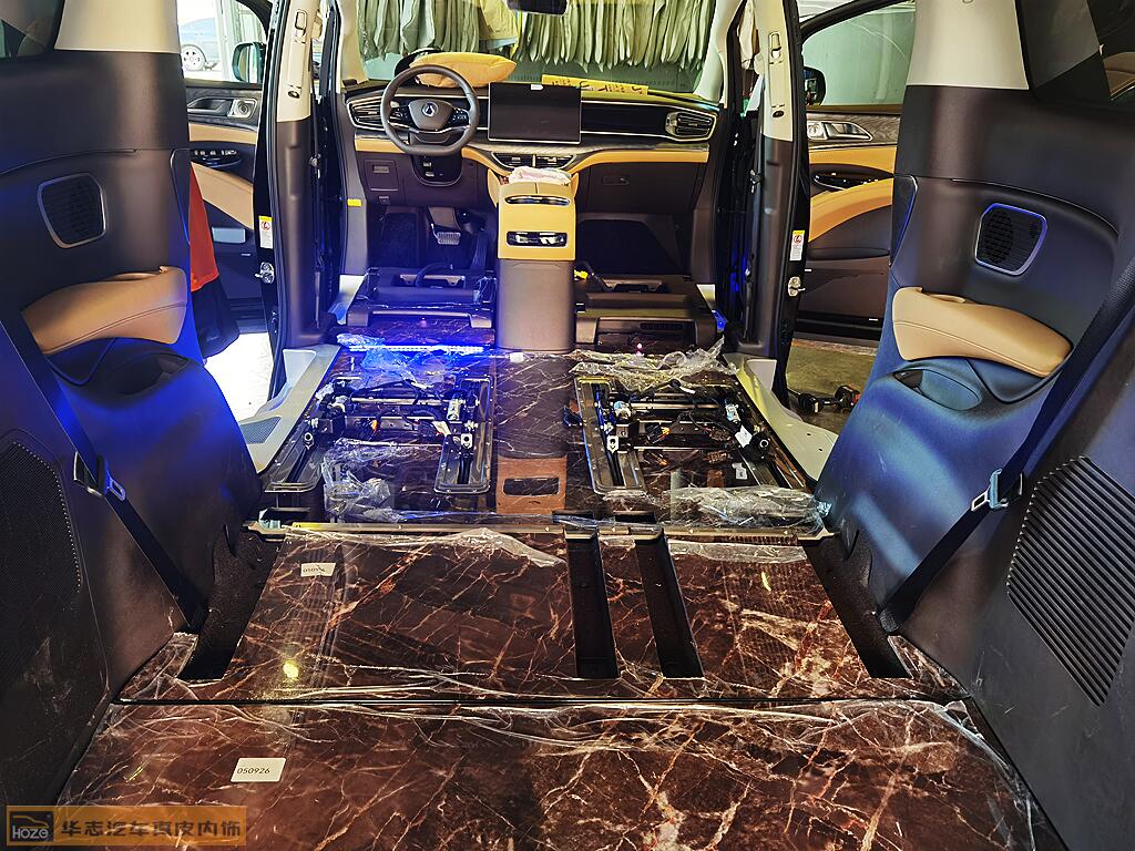 腾势D9草莓污视频网站耐磨铝地板